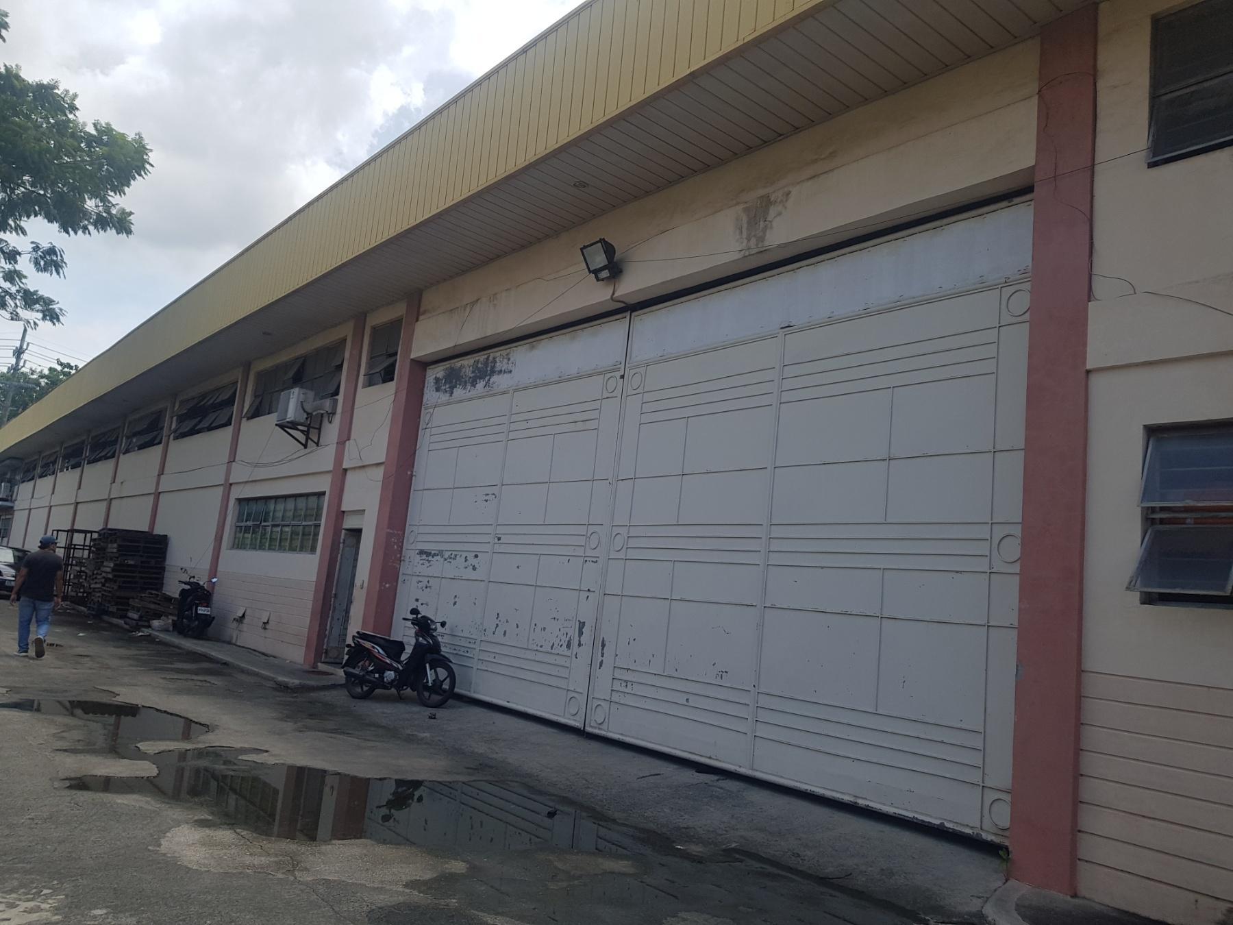 Warehouse Office Rent Lease High Ceiling 963 sqm Pasig City It is in warm shell condition. Visit our website or call us for more details.