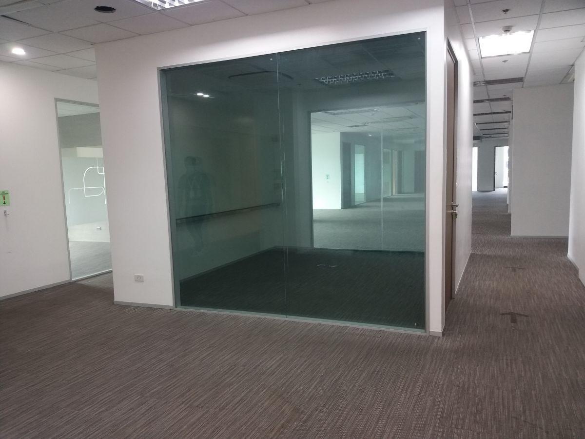 Fitted PEZA Office Space Lease Rent BGC Taguig 1570 sqm