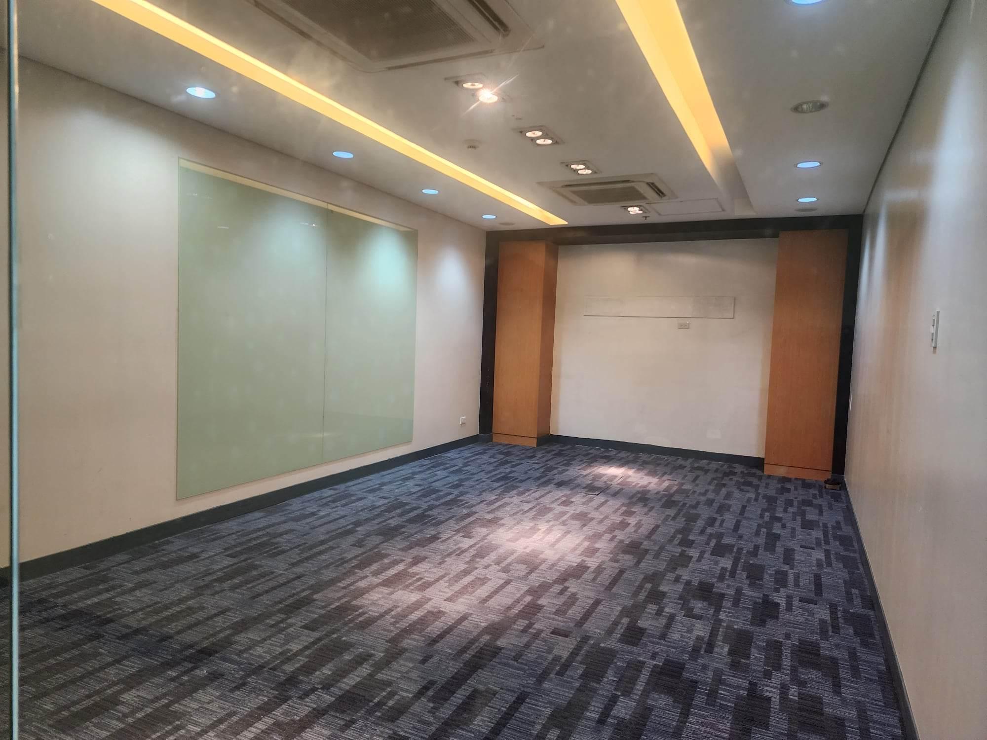 Office Space Rent Lease EDSA Mandaluyong Near MRT 1318 sqm