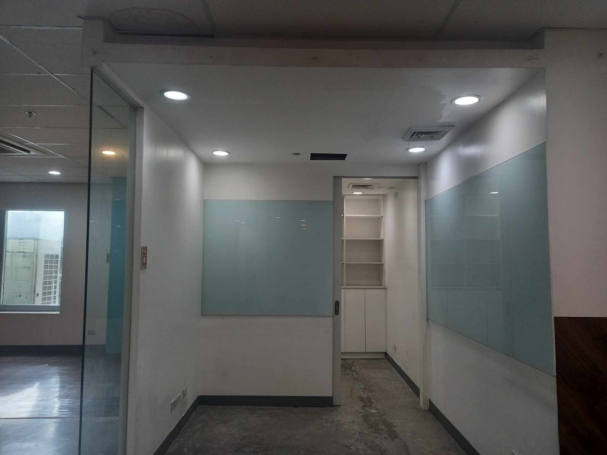 Office Space Rent Lease Fitted 382 sqm EDSA Mandaluyong City