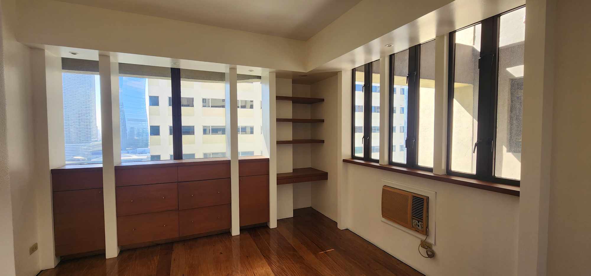 3 Bed Room Residential Condominium For Sale Ortigas CBD Pasig