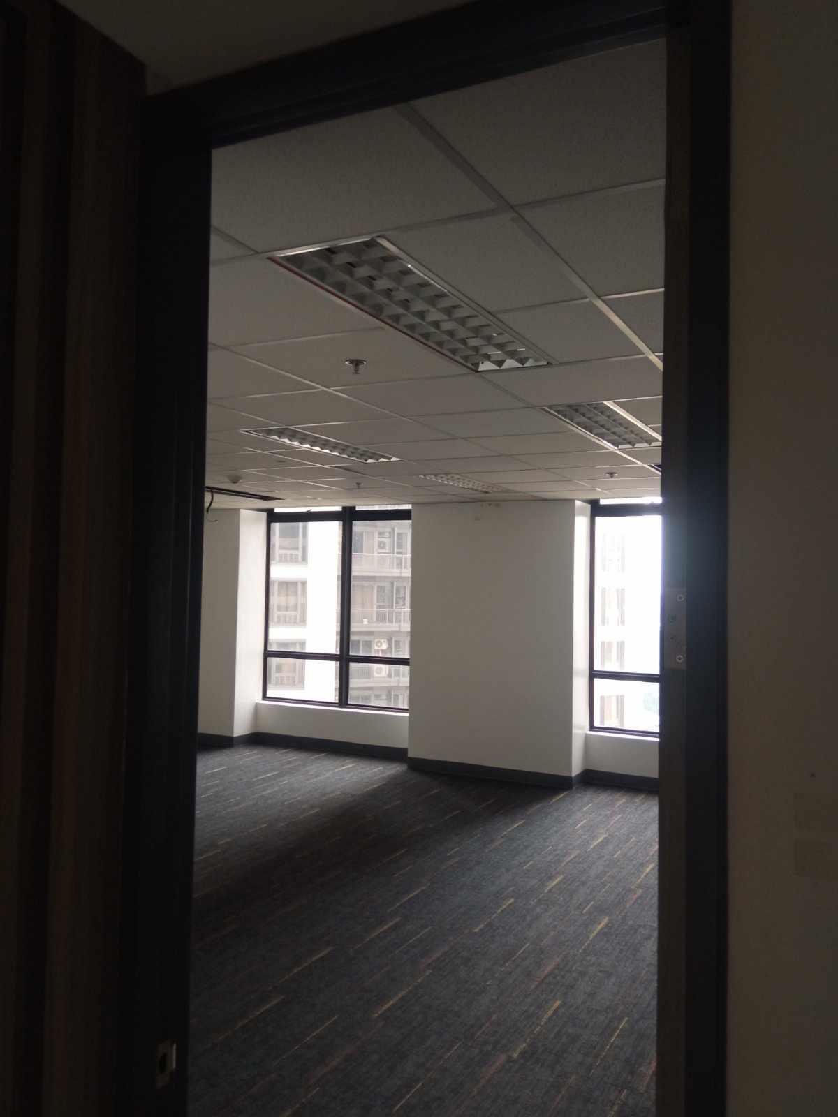 Fitted Office Space 298 sqm for Rent Lease in BGC